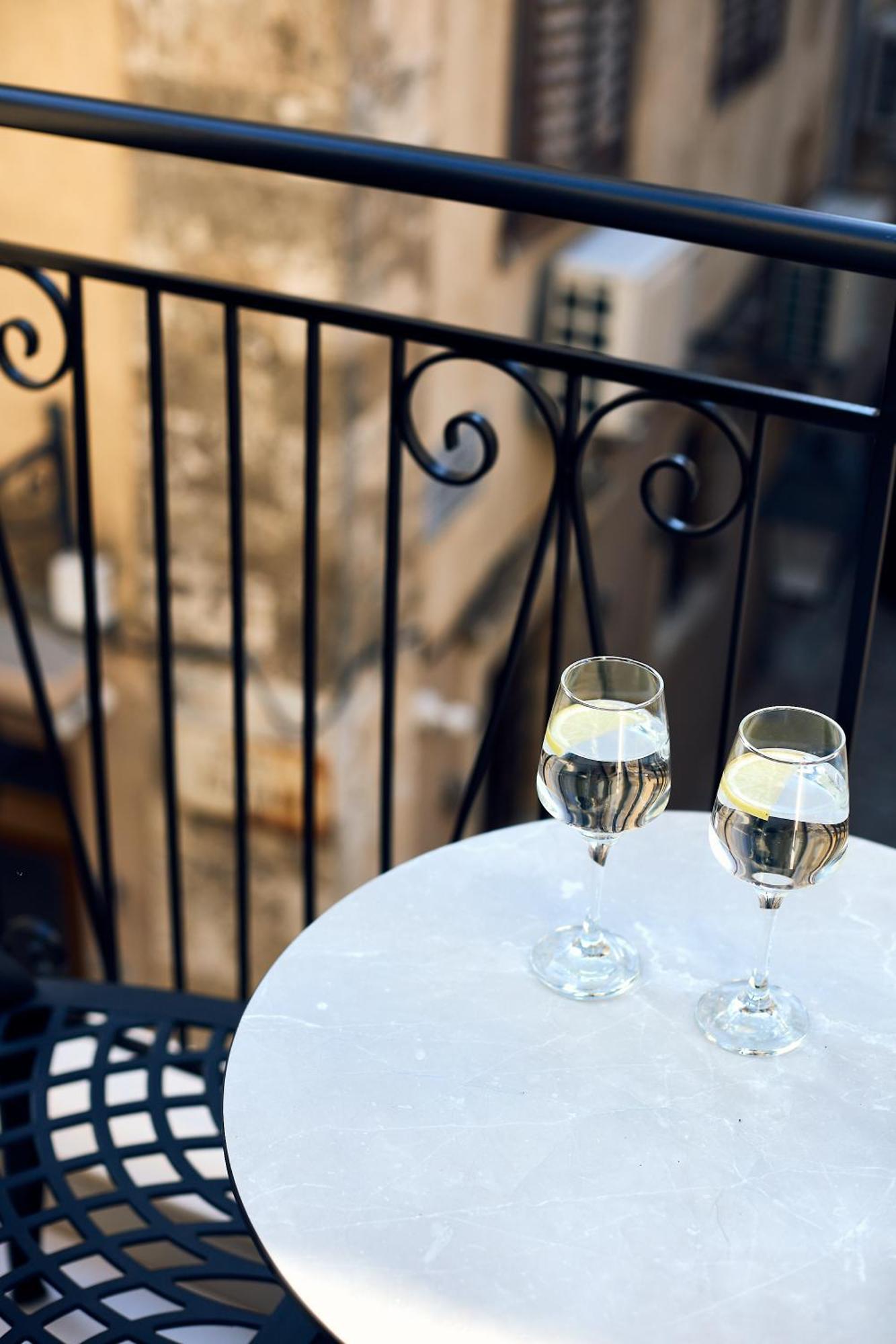 Grande Madonna Luxury Boutique Suites Ретимно Стая снимка